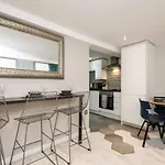 Host & Stay - City Centre Duplex Apartment
