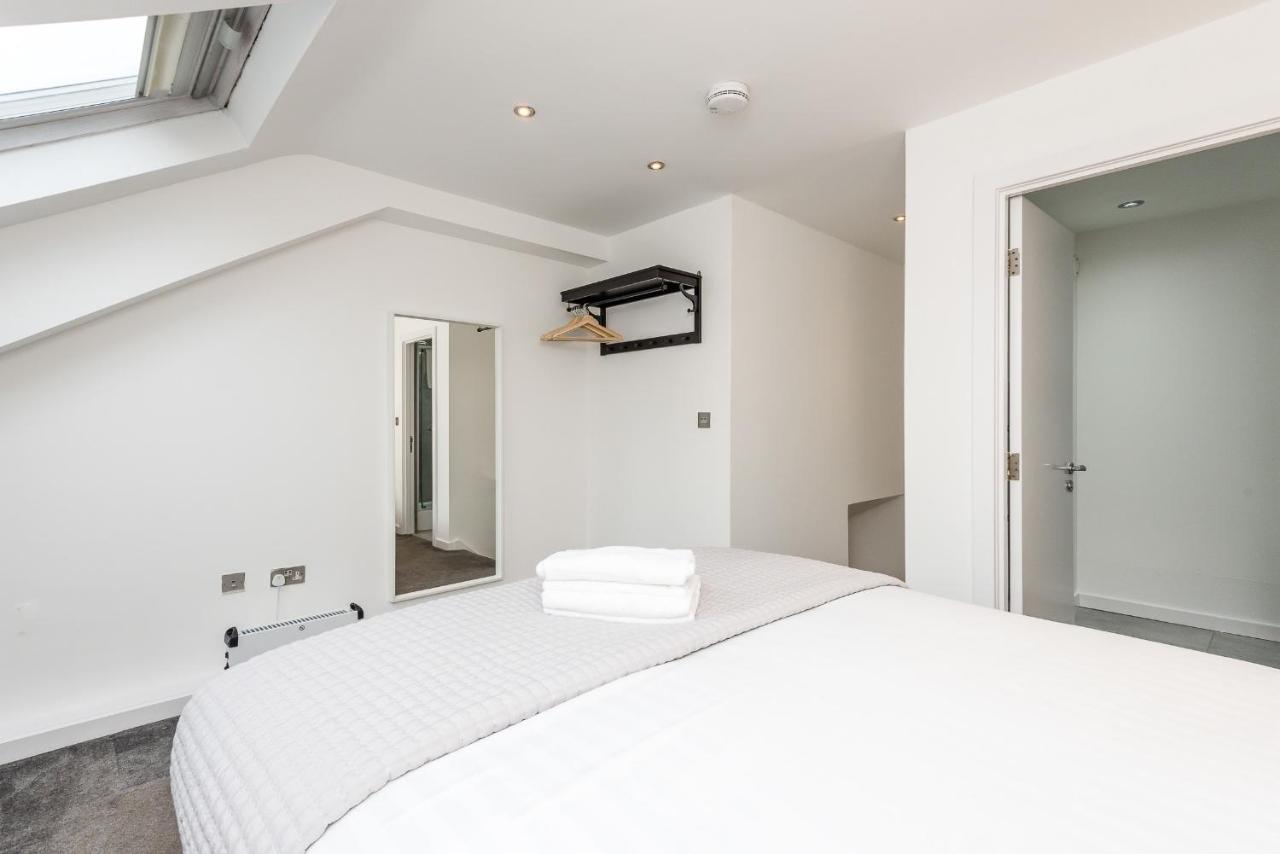 Host & - City Centre Duplex Apartment