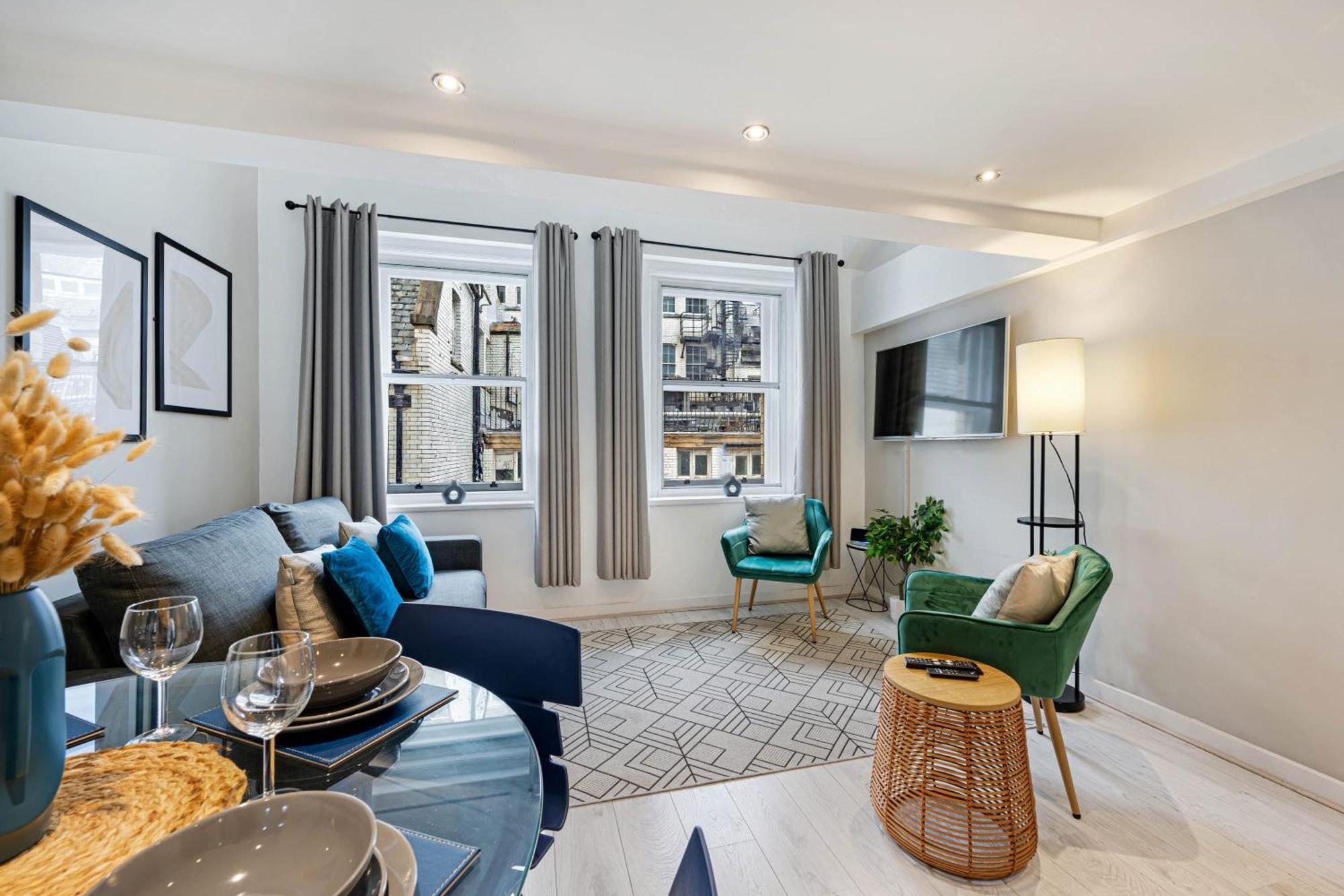 Host & - City Centre Duplex Apartment Liverpool